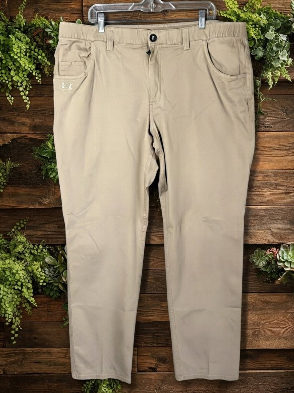 Under Armour Mens 42x34 (Actual 42x31) UA Expanse Everyday Khaki Pants 1380256